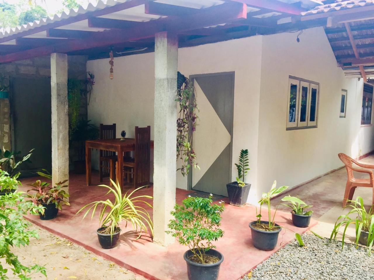 Ostello Surf Resort Ahangama Exterior photo